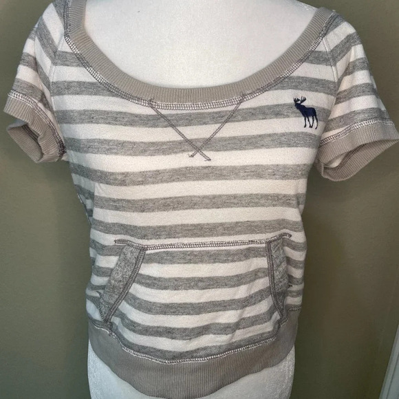 ABERCROMBIE & FITCH Crop Pocket Striped Tee - size medium - Picture 2 of 4